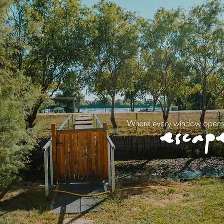 Semesterbostad Escape *